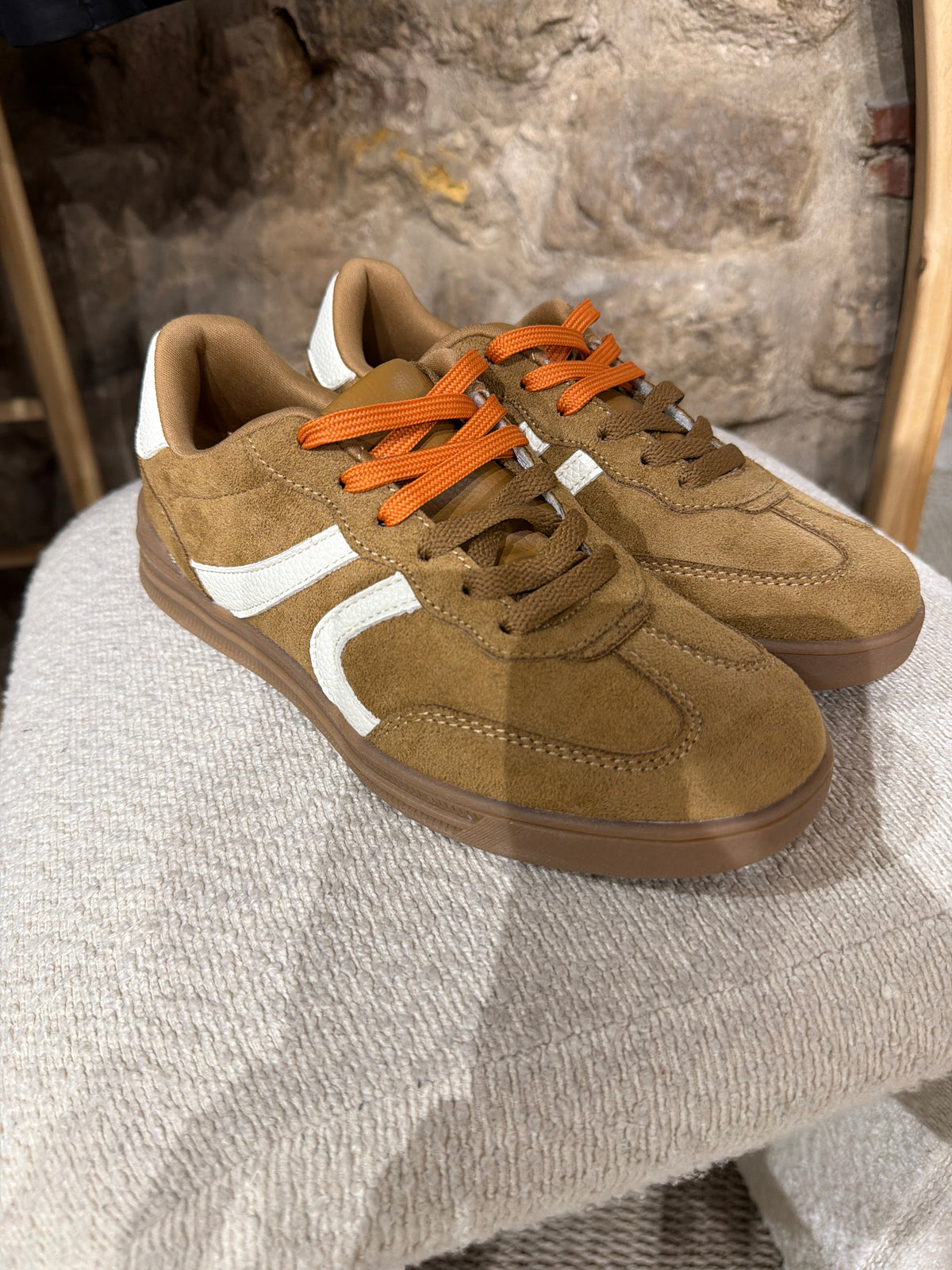 Sneakers doppia stringa