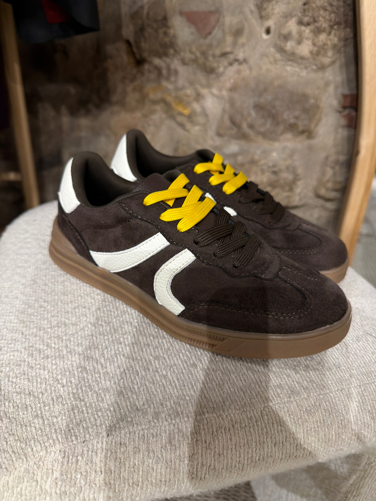 Sneakers doppia stringa
