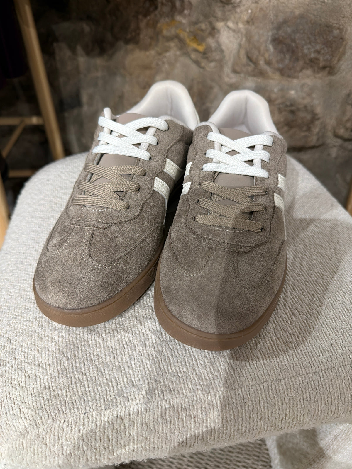 Sneakers doppia stringa